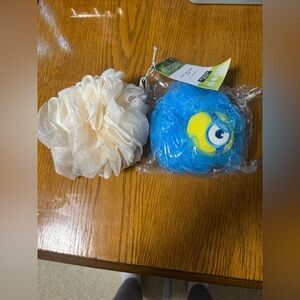 Bundle 2 Loofahs, Brand New. Ecotools and minions x Tony moly, white and blue